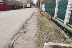 Разрушение тротуара на одной из улиц Александрова обернулось судом