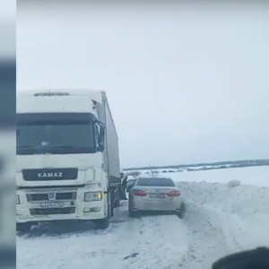 В Юрьев-Польском районе фуры застряли в снежной каше