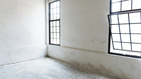 В Гороховце чиновников заставили провести ремонт в комнате сироты