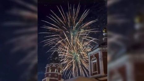 В Суздале прогремел праздничный салют