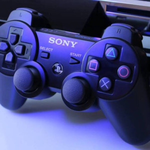 Россияне начали массово подавать в суд на Sony после кейса от владимирского геймера