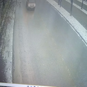 В Коврове сломавшие бетонный забор вандалы попали в поле зрения видеокамер