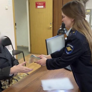 Во Владимире таксист спас 60-летнюю женщину от перевода миллионов аферистам