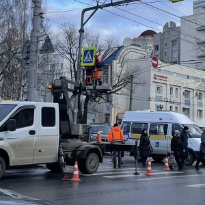 Во Владимире ветер повалил 50 дорожных знаков и светофоров
