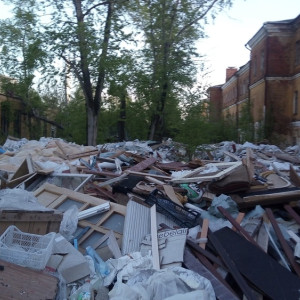 Жители Владимира пожаловались на свалку в военном городке