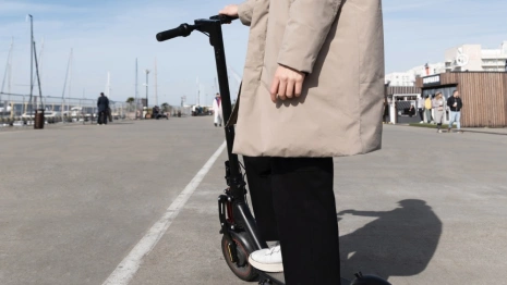 Во Владимире запретят бросать арендованные самокаты где угодно