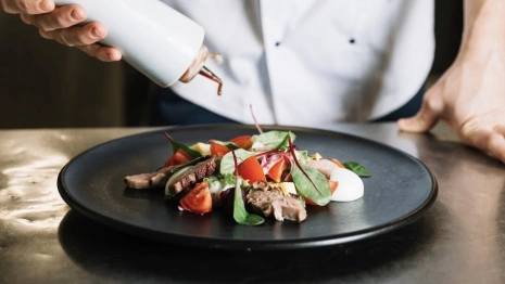 Во Владимире повар отсудила 130 тыс. рублей после падения на кухне