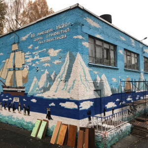 Во Владимире стену школы №28 разрисовал уличный художник Мишкин