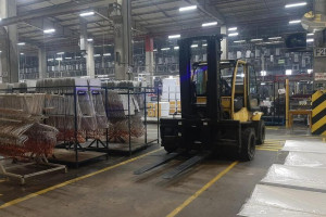 Во Владимирской области водитель погрузчика задавил сотрудницу предприятия