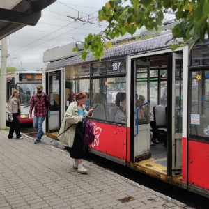 Жители Владимира пожаловались общественникам на духоту в автобусах