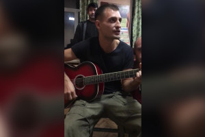 Мобилизованные владимирцы исполнили под гитару культовую песню «Кино»