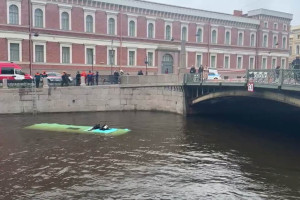 Упавшим в Питере с моста в реку автобусом оказался «Волгобас»