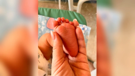 Во Владимире врачи спасли рожениц с гигантскими миомами и их детей