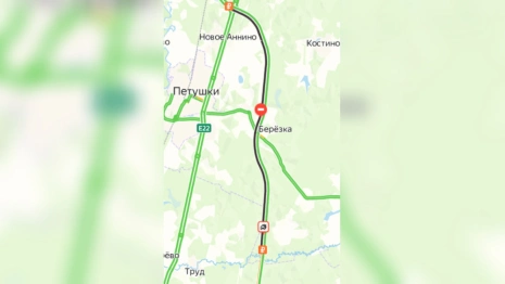 Трассу М-12 под Петушками перекрыли из-за аварии с фурой и легковушкой