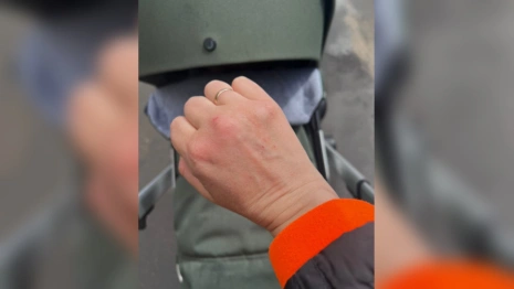 Во Владимире хулиганы из окна сбросили куриное яйцо на женщину с коляской