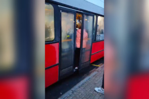 В центре Владимира пассажиры устроили давку в автобусе №22