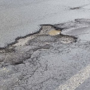 Дорожников оштрафовали на 200 тыс. рублей за ямы на М-7 под Гороховцом