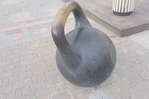 В центре Юрьев-Польского вандалы вырвали посвященный съемкам «Золотого теленка» арт-объект