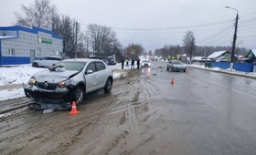 В Александрове 2 пассажира и водитель иномарки пострадали в ДТП