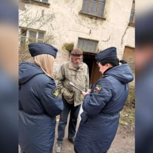 Во Влвдимире пожилого мужчину принудительно выселили из аварийного дома