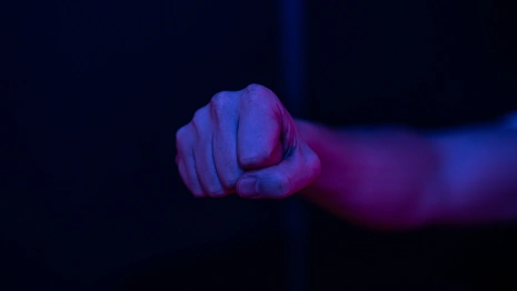 Ивановец избил полицейского после похорон отца во Владимирской области