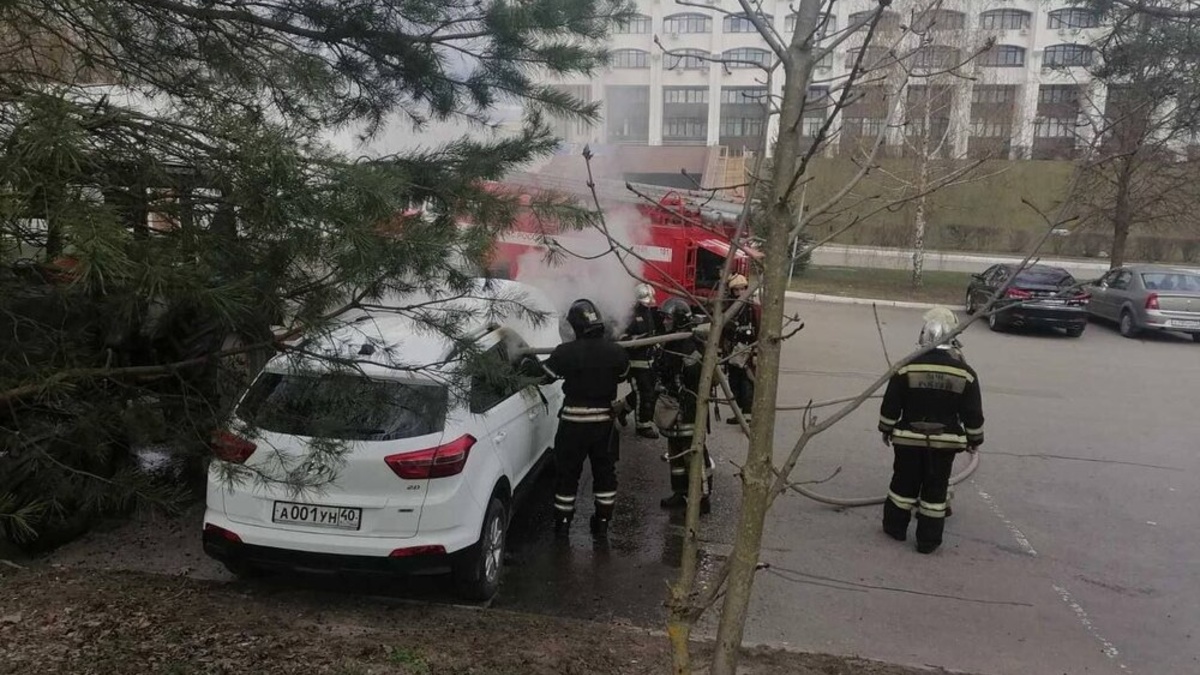 Во Владимире сгоревшая машина у Белого дома принадлежала Инне Дыровой -  День во Владимире