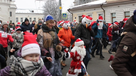 Владимир ожидает нашествие Дедов Морозов и Снегурочек