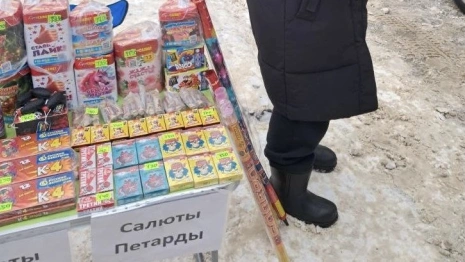 Во Владимире «накрыли» точку незаконной торговли салютами и петардами
