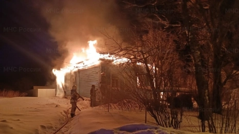 В Гусь-Хрустальном мощный пожар уничтожил жилой дом