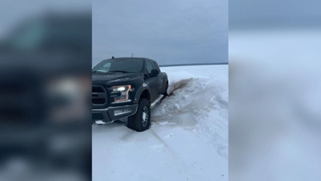 В селе под Юрьев-Польском семья с маленьким ребенком попала в снежный плен