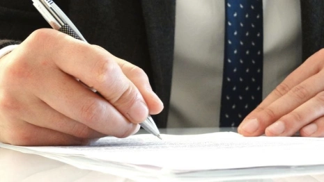 Во Владимирской области нотариуса лишили лицензии за незаконную выписку доверенности