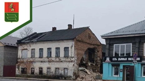 В Судогде рухнула стена дома на улице Ленина