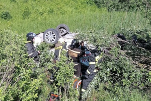 Во Владимирской области легковушка и фура улетели в кювет после ДТП