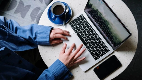 Минтруд посоветовал отправить сотрудников на удаленку