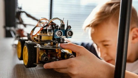 Для школы в микрорайоне Сновицы-Веризино закупят робототехнику на 12,5 млн