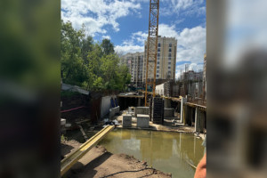 Во Владимире рядом с детсадом обнаружили опасную стройку