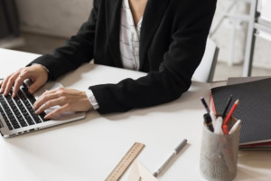 Жительница Вязников обманула бизнесмена на 930 тыс. рублей при обучении сотрудников