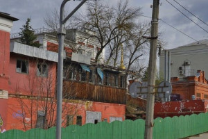 Во Владимире передумали сносить аварийные казармы в центре города