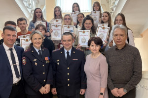 Владимирские студенты и школьники создали плакаты по предупреждению мошенничеств