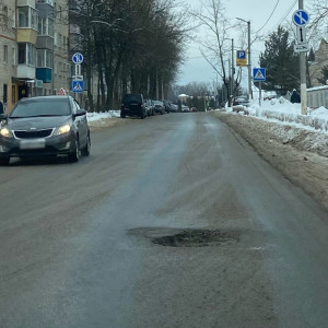 Владимирские автомобилисты пожаловались на опасную яму