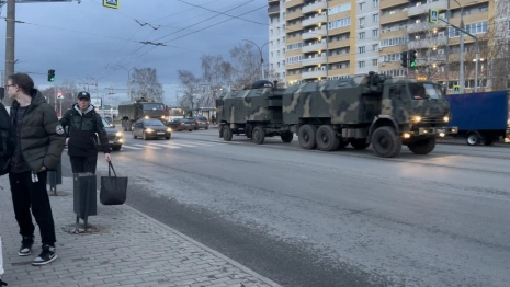 По Владимиру проехала военная колонна