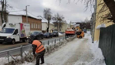 Во Владимире водителей попросили убрать машины с 17 улиц на ночь