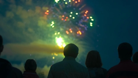 Салют в 3 городах Владимирской области в День Победы показали на видео
