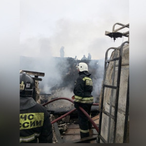 В Коврове в гаражном кооперативе на Блинова сгорели 9 гаражей