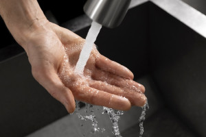 Жители Кольчугино остались без горячей воды из-за утечек на трубопроводе