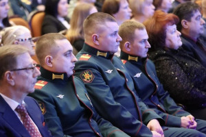 Во Владимире наградили бойцов СВО и простых рабочих