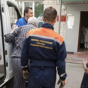 Владимирские спасатели дважды помогли медикам с транспортировкой пациентов