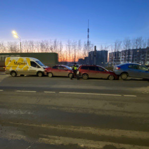 ДТП с «паровозиком» из 6 машин на Пекинке во Владимире устроил 32-летний водитель