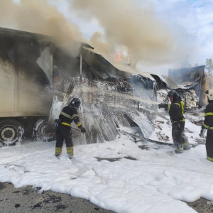 Два автомобиля вспыхнули на трассе М-7 во Владимирской области
