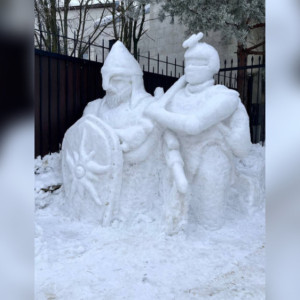 В центре Юрьев-Польского появились снежные фигуры